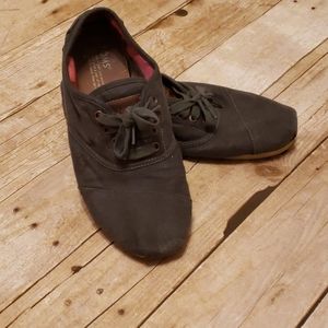 Toms lace up shoes